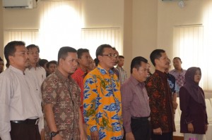 Rektor IAIN dan Narasumber didampingi oleh Warek III, Dekan Fak. UAD dan Sekjur SPI.