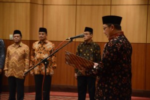 Menteri Agama RI Lukman Hakim Saifuddin, mengambil Sumpah Jabatan pada acara Pelantikan Rektor se-Indonesia di Jakarta.