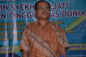 Prof. Jamhari, UIN Syarifhidayatullah , Jakarta sebagai Narasumber.