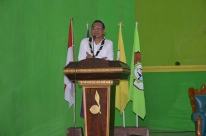 Rektor IAIN Dr. H. Sumanta, M. Ag memberikan sambutan sekaligus membuka acara seminar Radikalisme dan Kebangsaan.