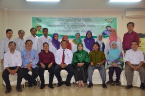 Foto bersama usai acara Visitasi Prodi PAI dan MPI Program Pascasarjana IAIN Syekh Nurjati Cirebon Tahun 2016.