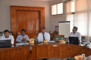 Dr. H. Adib, M. Ag., Drs. H. Akso, M. Pd., Drs. Mahmud., Azis Mustaqim, SE dalam acara rapat evaluasi triwulan pertama pelaksanaan anggaran tahun 2016.