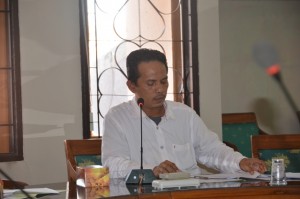 Dekan Fakultas SEI Dr. H Aan Jaelani, M. Ag sebagai Ketua Pelaksanaan Wisuda Sarjana dan Magister ke-XIII Tahun 2016.