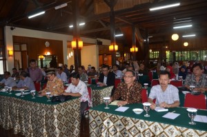 Suasana Sinkronisasi dan Penyelarasan POK RKA-KL/ DIPA Tahun Anggaran 2016 di HOtel SariAter Subang Jawa Barat.