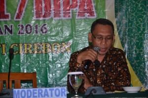 Dr. H. Sumanta, M. Ag Rektor IAIN Syekh Nurjati Cirebon membuka acara Sinkronisasi dan Penyelarasan POK RKA-KL/ DIPA Tahun Anggaran 2016.