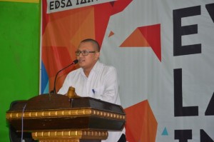 Ketua Jurusan Tadris Bahasa Inggris Lala Bumela memberi sambutan dalam acara Everlasting 2016 Se-Wilayah III Cirebon.