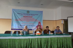 Dr. Muslihudin, M. Ag melaporkan Kegiatan Workshop kepada Rektor IAIN Syekh Nurjati Cirebon