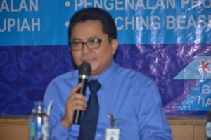 Deputi Direktur Bank Indonesia M. Abdul Majid Ikram mensosialisasikan tentang Kreteria Umum Penerima Beasiswa Bank Indonesia Tahun 2016.