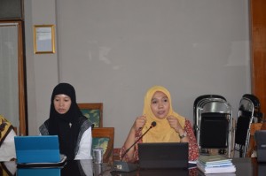 Dr. Septi Gumiandari, M. Ag membuka acara Rapat Koordinasi Penyusunan