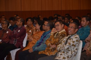 Menteri Agama Lukman Hakim Saefuddin dan Prof. Dr. H. Nur Syam, M. Si Sekjen Kemenag RI dalam acara Seminar Hasil Monitoring