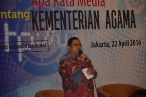 Staff Khusus Presiden Bidang Komunikasi dalam acara Seminar Hasil Monitoring dan Analisis Media Periode Bulan Januari-Maret 2016 di Jakarta.
