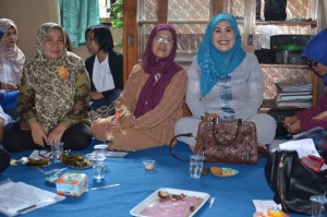 Ibu-ibu Dharma Wanita IAIN Syekh Nurjati Cirebon mengikuti kegiatan silaturahim usai Upacara Hari Kebangkitan Nasional ke 108 Tahun 2016.