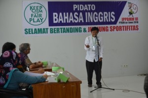 Febrianto Ramadhan Duta IAIN Syekh Nurjati Cirebon Cabang Pidato Bahasa Inggris dalam acara IPPBMM ke VI PTKIN se Jawa dan Madura Tahun2016.