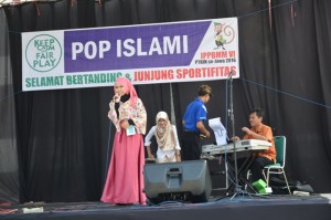 Intan Nuroctaviani Duta IAIN Syekh Nurjati Cirebon Cabang Pop Islami dalam acara IPPBMM ke VI PTKIN se Jawa dan Madura Tahun 2016.