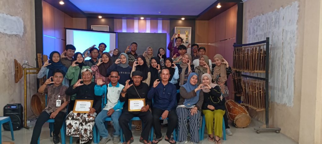 KKN IAIN Syekh Nurjati Cirebon Menggelar Workhsop Sejarah dan Kebudayaan Di Desa Paniis