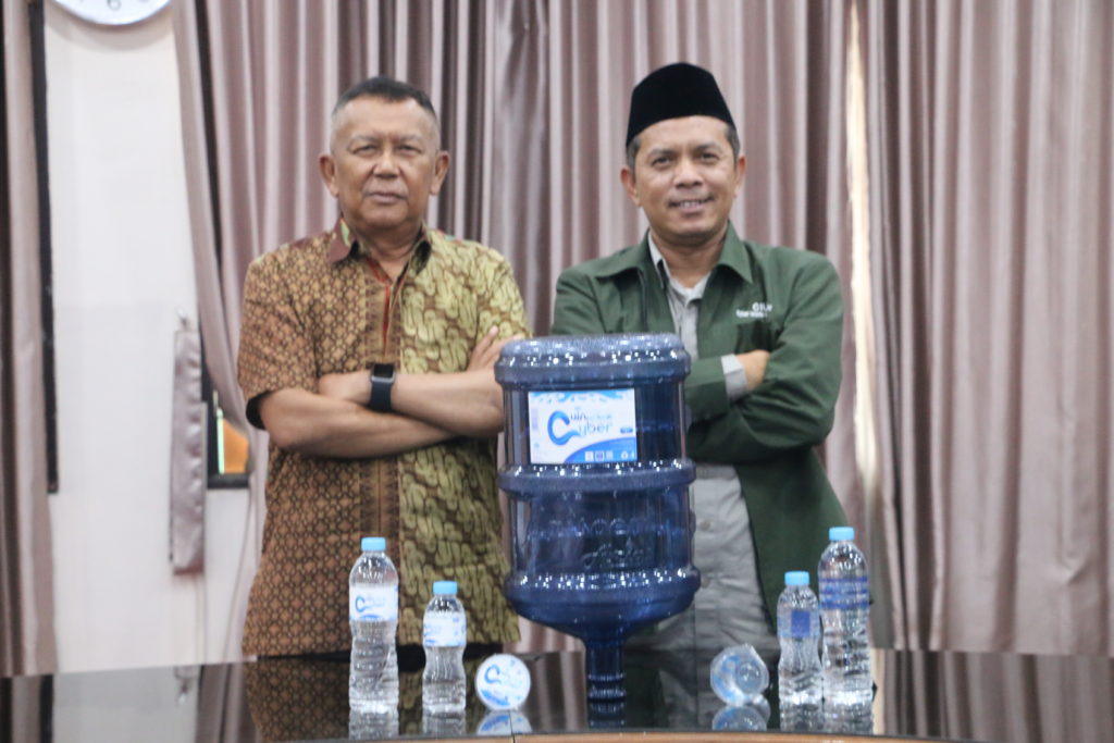 IAIN Cirebon dan PT. Al-Ma’soem Muamalah Mandiri Berkolaborasi, Lahirkan “UIN Cyber” dalam Kemasan Air Mineral